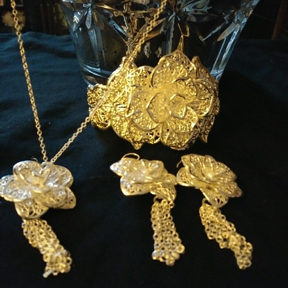 Jewelry - Picture 4 of 7